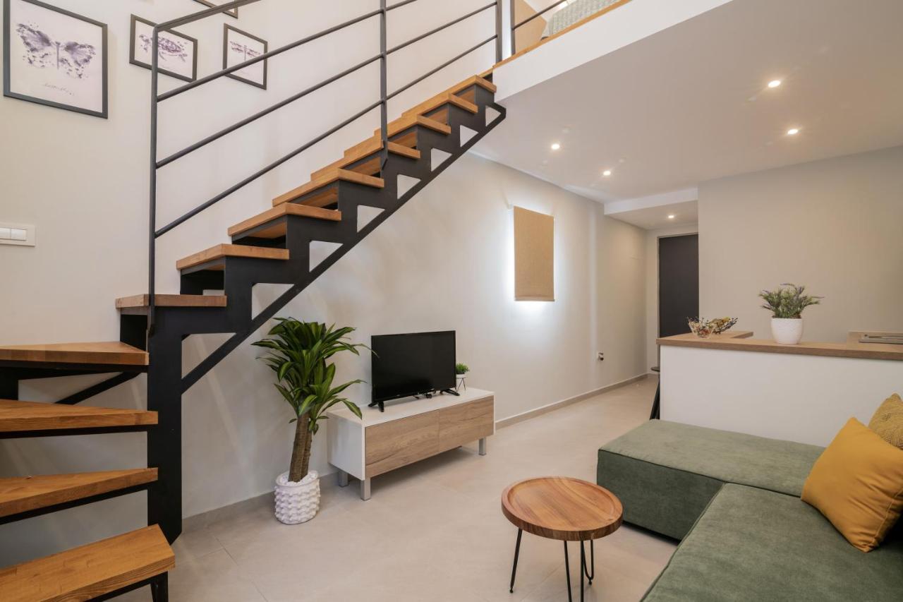 Cosy & Elegant Loft Suite In The City Center Закінф Екстер'єр фото